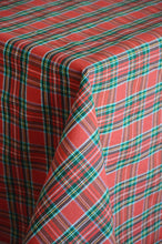 Cargar imagen en el visor de la galería, MANTEL ALGODÓN ESCOCÉS ROJO