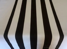 Cargar imagen en el visor de la galería, CAMINO DE MESA RAYAS BLANCO Y NEGRO
